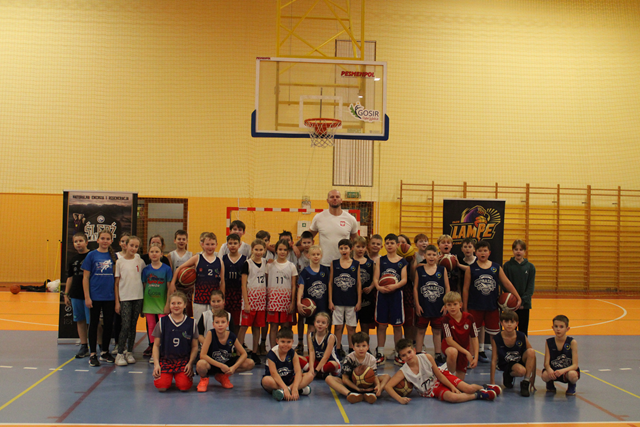 Miniaturka artykułu Otwarty Turniej z koszykówki z Maciejem Lampe 17.11.2025